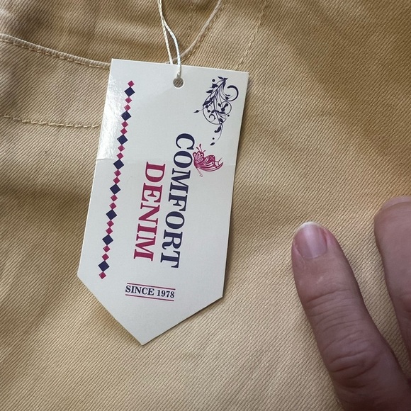NWT Women's Comfort Denim Yellow Jeans Size 8 Capri (Z) - Picture 7 of 9